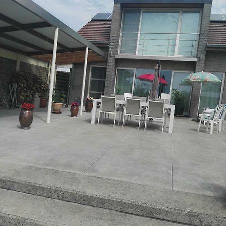 וורנה Guesthouse Sisa מראה חיצוני תמונה