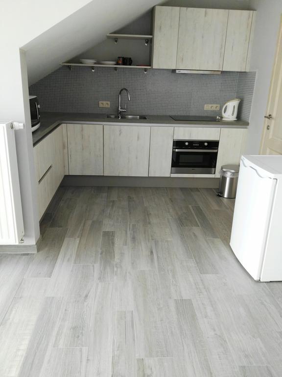 וורנה Guesthouse Sisa מראה חיצוני תמונה